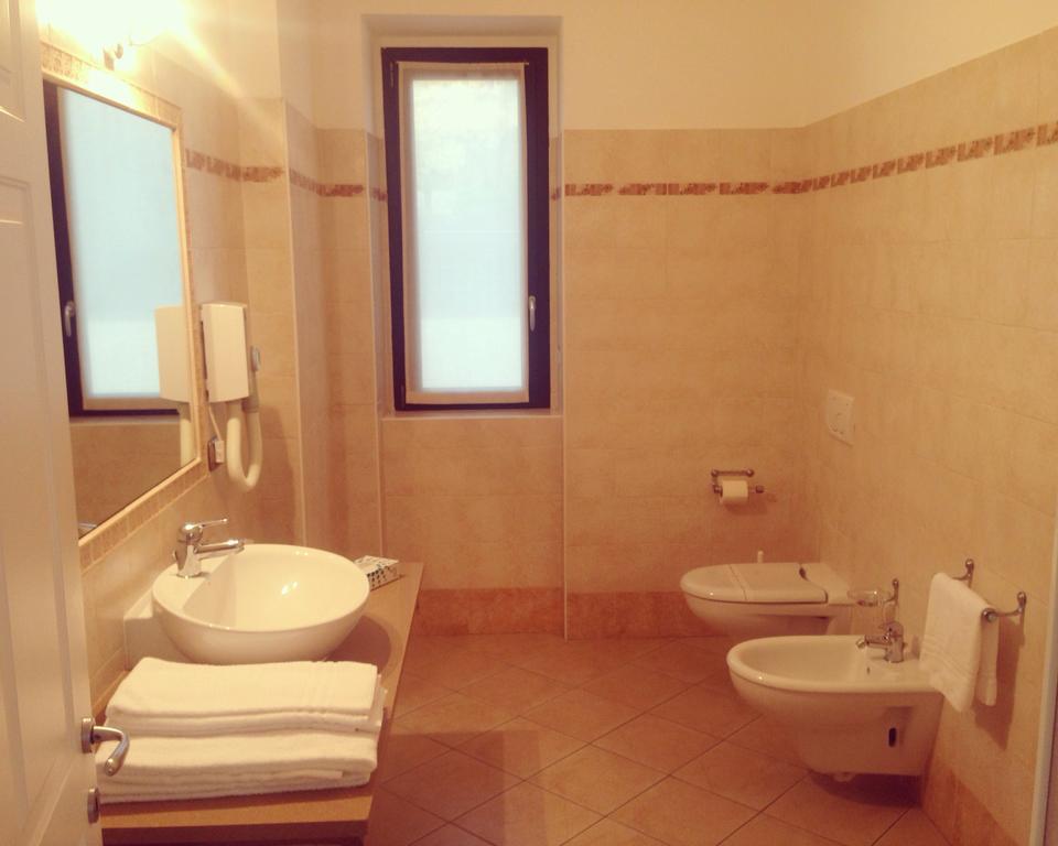 Hotel Langa In Cortemilia Luaran gambar