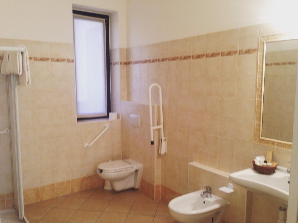 Hotel Langa In Cortemilia Luaran gambar