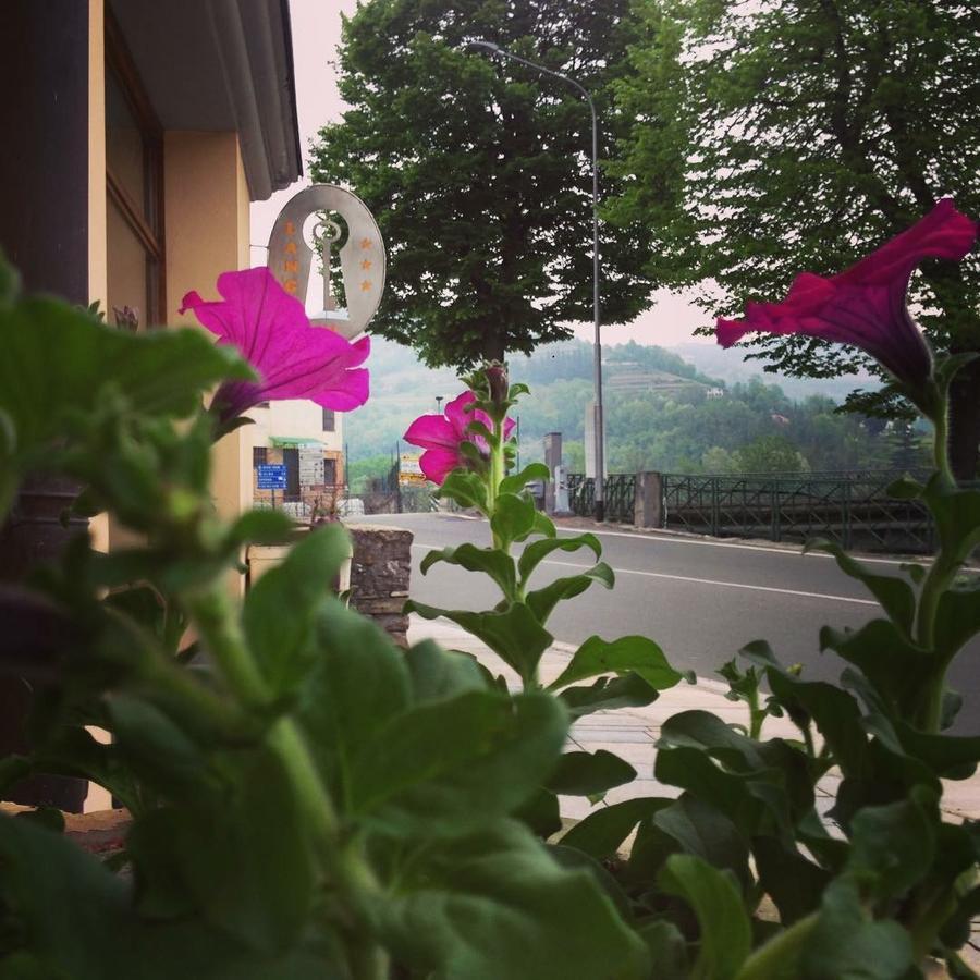 Hotel Langa In Cortemilia Luaran gambar